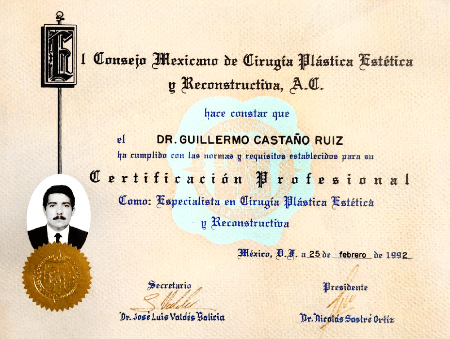Nuevo Laredo plastic surgeon doctor certificate